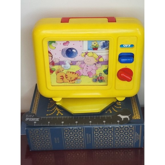 Musical TV Radio Moving picture Shelcore 1990 vintage works! tv boombox baby toy - Picture 4 of 4